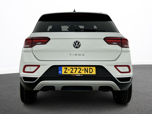 Volkswagen T-Roc 1.5 TSI 150pk DSG / Automaat Style two tone Navigatie Apple Carplay/Android Auto Parkeersensoren Camera Adaptive Cruise Control Blind Spot Assist Park Assist Stoel- en stuurverwarming Elektrische achterklep LED-koplampen