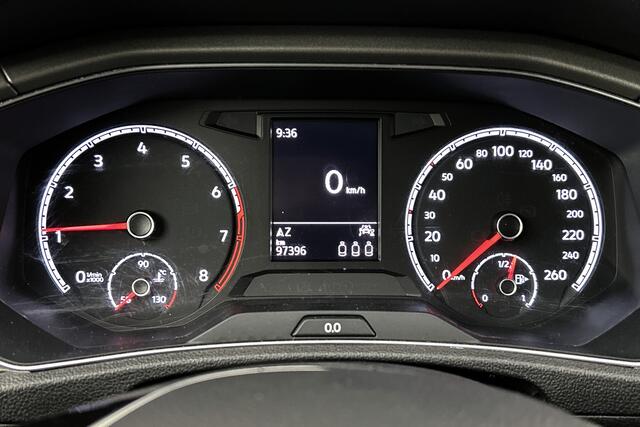 Volkswagen T-Roc 1.0 TSI Style | Adaptieve cruise control | Navigatie | Parkeersensoren