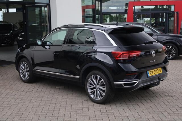 Volkswagen T-Roc 1.5 TSI Sport NL auto 1ste eigenaar door ons onderhouden, 18" LMV, trekhaak, privacy glas, zwarte hemel, digital cockpit, navigatie, Full led, ACC en app connect
