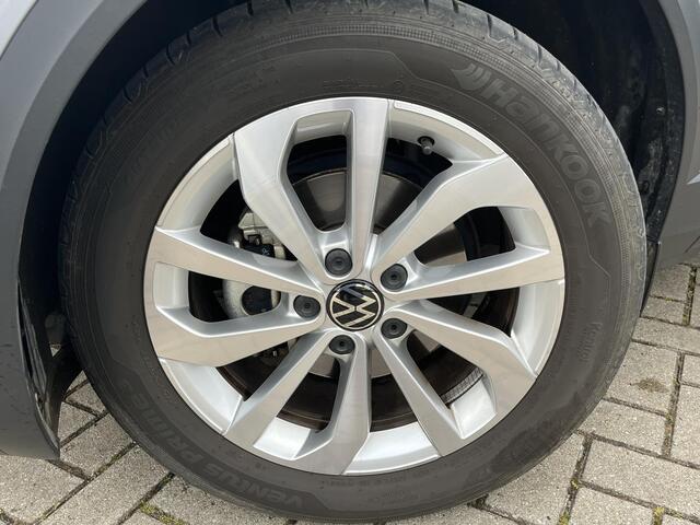 Volkswagen T-Roc 1.5 TSI Style | NL Auto | Eerste eigenaar | Lage KM | Trekhaak