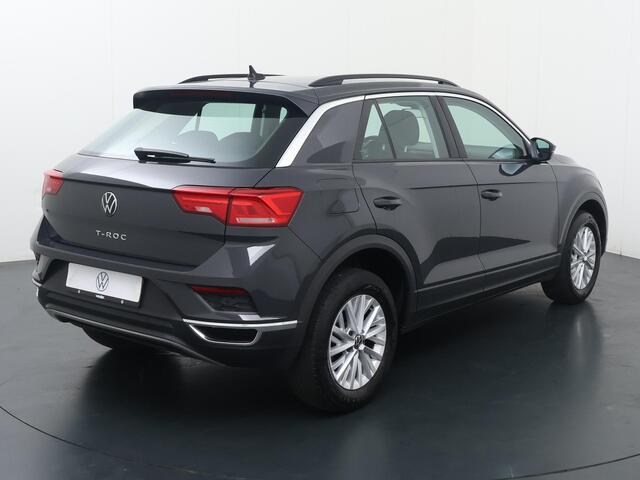 Volkswagen T-Roc 1.0 TSI Style | 110 PK | Adaptive cruise control | Climate control | Navigatiesysteem | Apple Carplay/Android Auto |