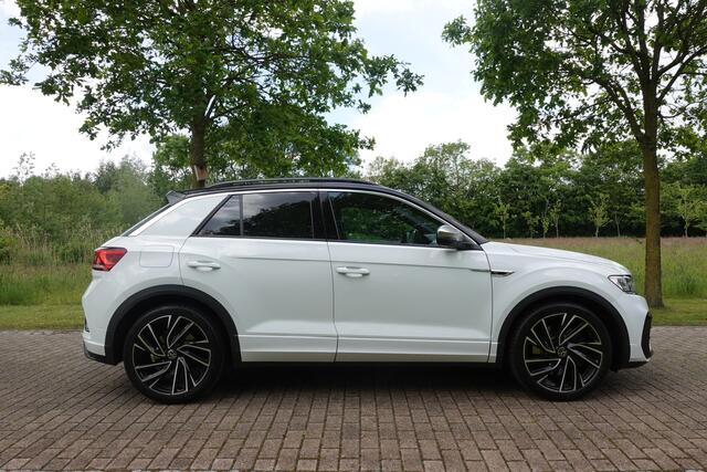 Volkswagen T-Roc 2.0 TSI 4Motion R | AKRAPOVIC | Pano | ACC | CarPlay | Trekhaak | LED |