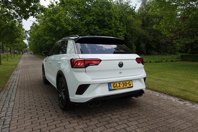 Volkswagen T-Roc 2.0 TSI 4Motion R | AKRAPOVIC | Pano | ACC | CarPlay | Trekhaak | LED |