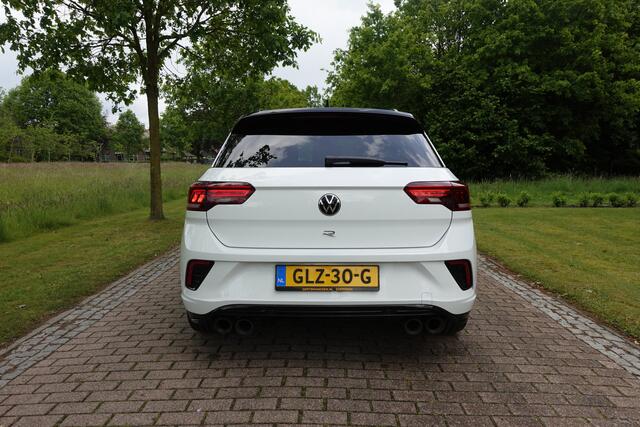 Volkswagen T-Roc 2.0 TSI 4Motion R | AKRAPOVIC | Pano | ACC | CarPlay | Trekhaak | LED |