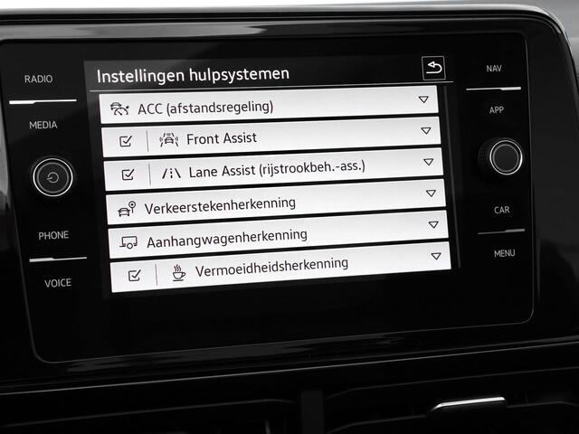 Volkswagen T-Roc Cabrio 1.5 TSI 150pk DSG R-Line · Camera · Apple/Android Car Play · Stoel-& Stuurverwarming · P-Sensoren · 18'' Inch ·