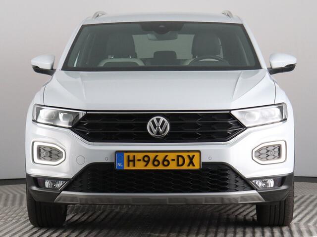 Volkswagen T-Roc 1.5 TSI Sport (NL-Auto / Trekhaak nieuw / ACC / Navi / Carplay / Nieuwstaat)