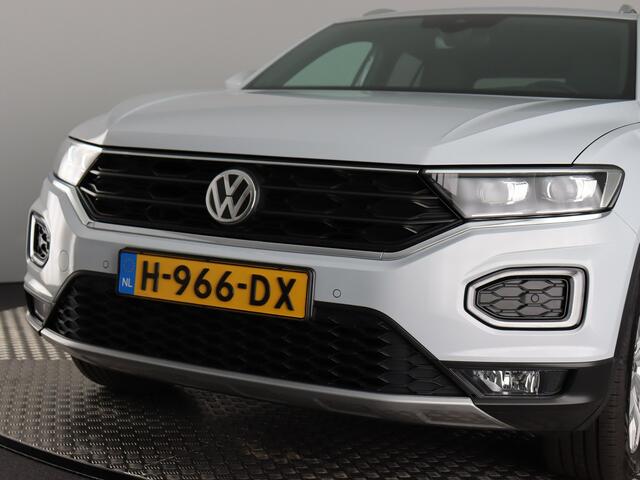 Volkswagen T-Roc 1.5 TSI Sport (NL-Auto / Trekhaak nieuw / ACC / Navi / Carplay / Nieuwstaat)
