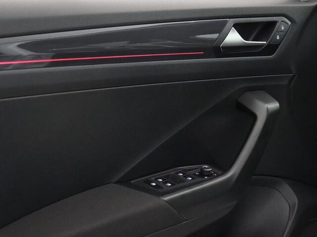 Volkswagen T-Roc 1.5 TSI Sport (NL-Auto / Trekhaak nieuw / ACC / Navi / Carplay / Nieuwstaat)