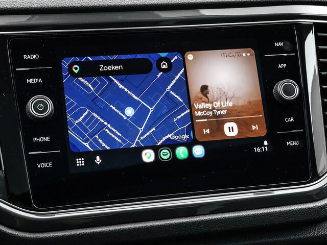Volkswagen T-Roc 1.5 TSI 150pk DSG Sport · Panoramadak · Camera · Apple/Android Car Play · Navigatie · Elek. Achterklep · Dodehoek Detectie · 18'' Inch ·