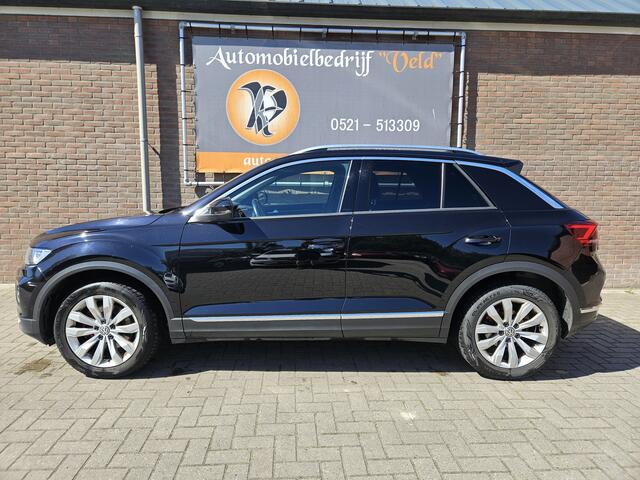 Volkswagen T-Roc 1.5 TSI Sport Business R (tik in de motor)