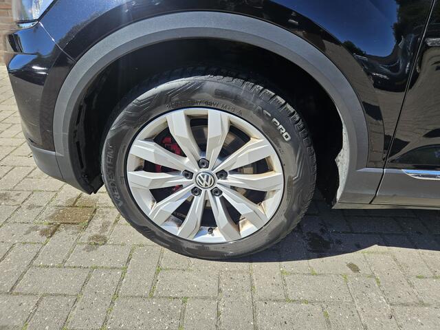Volkswagen T-Roc 1.5 TSI Sport Business R (tik in de motor)