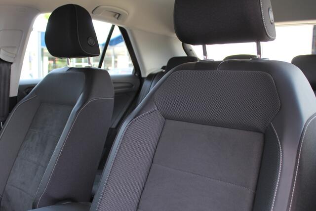Volkswagen T-Roc 1.5 TSI 150PK Style Plus | Alcantara | IQ Light | Elektr. Achterklep | Adaptieve Cruise | Trekhaak