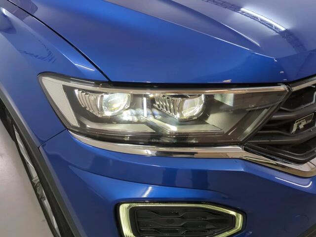 Volkswagen T-Roc 1.5 TSI R-Line / AUTOMAAT/ DIGITAL DASH/ CLIMATE/ STOELVERWARMING/ NAVI/ PARK/ SENSOREN + CAMERA/ CRUISE