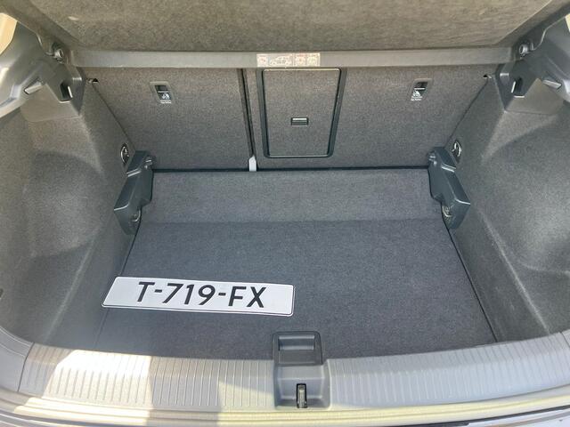 Volkswagen T-Roc 1.5 TSI Sport navi, cruise, stoelverw, trekhaak, led