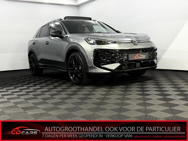 Volkswagen T-Roc 1.5 eTsi R-Line First Edition Nieuwe model!, Panoramadak, Camera, Iq lights, Navi, Half leder, Stoel/Stuurverwarming, Cruise control adaptief, Sfeerverlichting, Elektrische achterklep, Keyless start, 2 jaar garantie