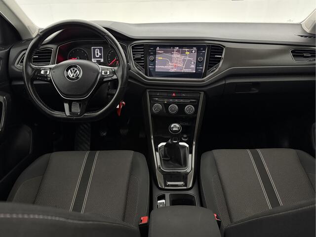Volkswagen T-Roc 1.5 TSI Style Business | Pano | Carplay | Trekhaak | Adap. Cruise | Navi | Parkeersens.