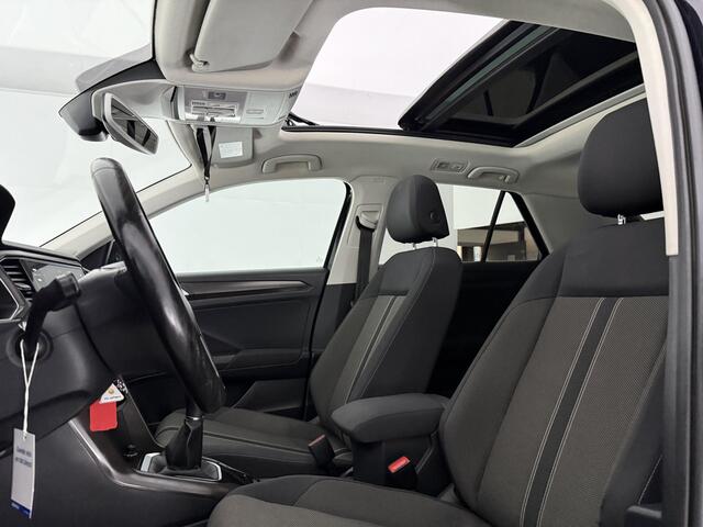 Volkswagen T-Roc 1.5 TSI Style Business | Pano | Carplay | Trekhaak | Adap. Cruise | Navi | Parkeersens.