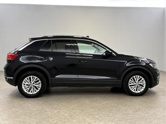Volkswagen T-Roc 1.5 TSI Style Business | Pano | Carplay | Trekhaak | Adap. Cruise | Navi | Parkeersens.