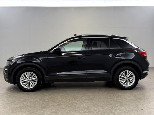 Volkswagen T-Roc 1.5 TSI Style Business | Pano | Carplay | Trekhaak | Adap. Cruise | Navi | Parkeersens.