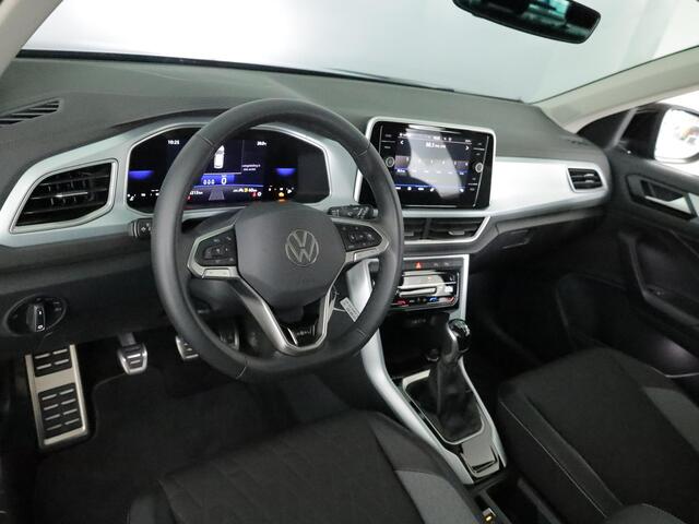 Volkswagen T-Roc 1.0 TSI Life Edition GOAL 116 pk | Navigatie | Parkeersensoren (Park assist) | Autom. airco | Adaptieve cruise control | Stoelverwarming |