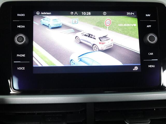 Volkswagen T-Roc 1.0 TSI Life Edition GOAL 116 pk | Navigatie | Parkeersensoren (Park assist) | Autom. airco | Adaptieve cruise control | Stoelverwarming |