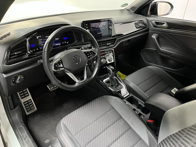 Volkswagen T-Roc Cabrio 1.5 TSI R-Line / AUTOMAAT/ BLACK STYLE/ CAMERA/ PARK. SENSOREN/ IQ. LIGHT/ APP CONNECT/ ADAPT. CRUISE/ NAVI/ AIRCO/ DAB