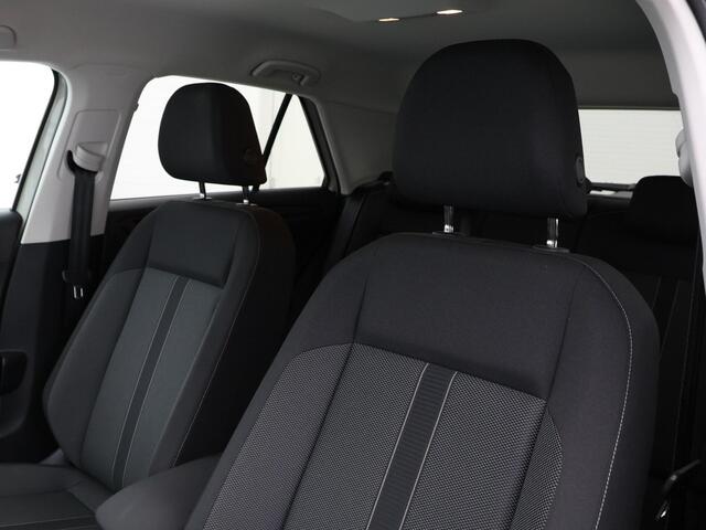 Volkswagen T-Roc 1.5 TSI 150pk DSG Life · Trekhaak · Stoelverwarming · Apple/Android Car Play · Navigatie · 18'' Velgen ·