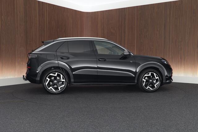 Volkswagen T-Roc 1.5 eTsi 150pk DSG R-Line First Edition Trekhaak Camera Stoelverwarming Carplay