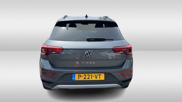 Volkswagen T-Roc 1.0 TSI Life Business Navigatie / Parkeersensoren / Clima / LED verlichting / LM Velgen / App-connect