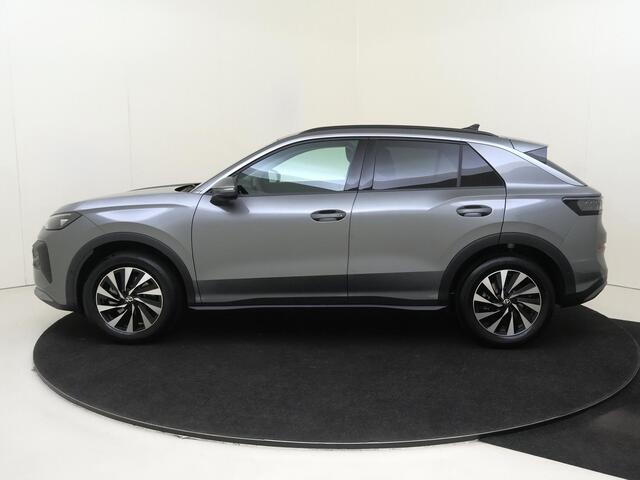 Volkswagen T-Roc Life First Edition | 'App-Connect' draadloze smartphone integratie | Airconditioning automatisch, 3-zone (Climatronic) | Automatische afstandsregeling (Adaptive Cruise Control)