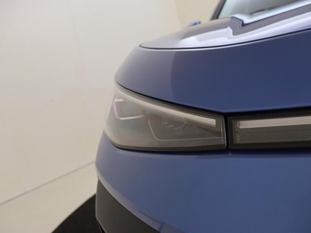 Volkswagen T-Roc Life First Edition | 'App-Connect' draadloze smartphone integratie | Airconditioning automatisch, 3-zone (Climatronic) | Automatische afstandsregeling (Adaptive Cruise Control)