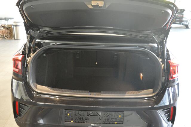 Volkswagen T-Roc Cabrio 1.5 TSI 3X R-LINE navi clima cruise trekhaak 150 pk !!