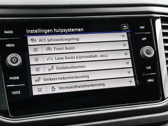 Volkswagen T-Roc 1.5 TSI Sport Business R · Panoramadak · Camera · Standkachel · Stoelverwarming · Navigatie · 19" Velgen · Elek. Inklapbare Spiegels ·