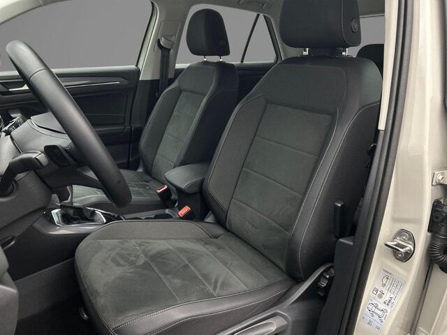 Volkswagen T-Roc Style 1.5 TSI 150pk DSG Automaat Trekhaak, Adaptive cruise control, Stoelverwarming, Achteruitrijcamera, Parkeersensoren, LED koplampen, Elektrische achterklep