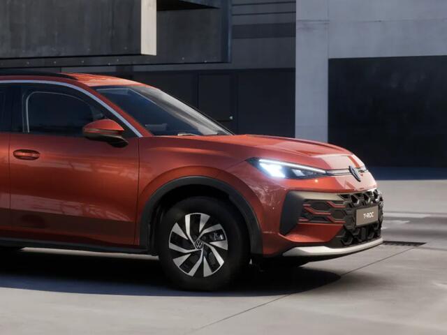Volkswagen T-Roc Limited Edition 1.5 eTSI 116 PK 7 versn. DSG · Comfort pakket · Achteruitrijcamera · Draadloze telefoonlader ·