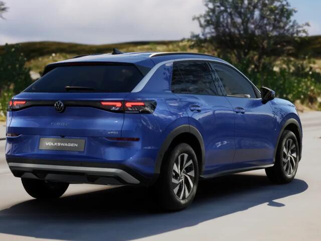 Volkswagen T-Roc Limited Edition 1.5 eTSI 116 PK 7 versn. DSG · Comfort pakket · Achteruitrijcamera · Draadloze telefoonlader ·