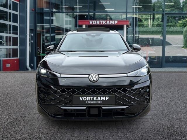 Volkswagen T-Roc 1.5 eTSI R-LINE PANO-DAK/TREKHAAK/CAMERA/20''INCH/IQ-LIGHTS