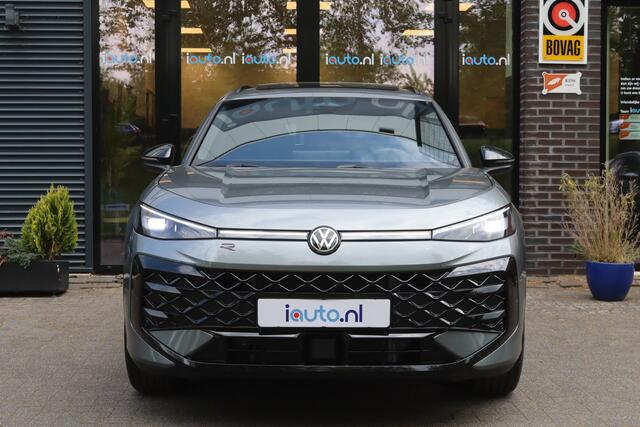 Volkswagen T-Roc 1.5 eTsi R-Line Black Style Pano/IQ.Light/Keyless/Camera/ACC/Elek. klep/20"/Trekhaak wegkl.