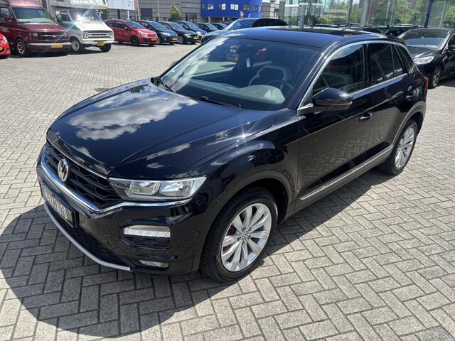 Volkswagen T-Roc 1.5 TSI Sport Carplay Bluetooth Parkeersensoren