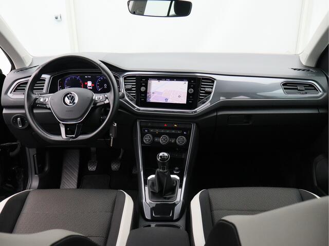 Volkswagen T-Roc 1.5 TSI Sport/ lage km/ trekhaak/ zeer mooi!
