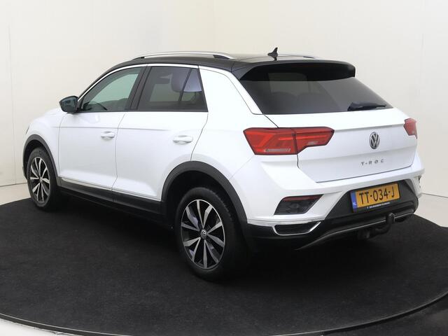Volkswagen T-Roc 1.0 TSI Style | Trekhaak | Navigatie | Stoelverwarming | Adaptieve cruise control | Lane assist | Carplay | 3-zone airco |