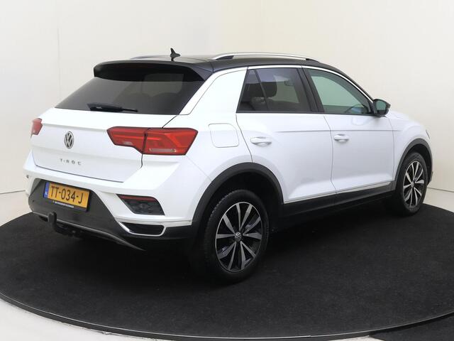 Volkswagen T-Roc 1.0 TSI Style | Trekhaak | Navigatie | Stoelverwarming | Adaptieve cruise control | Lane assist | Carplay | 3-zone airco |