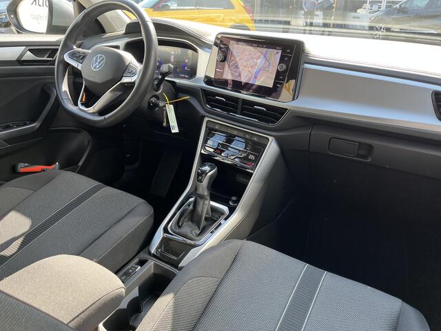 Volkswagen T-Roc 1.5 TSI 150 Life AUTOMAAT l CAMERA l NAVI l ADAPT. CRUISE l SENSOREN | 17`` VELGEN
