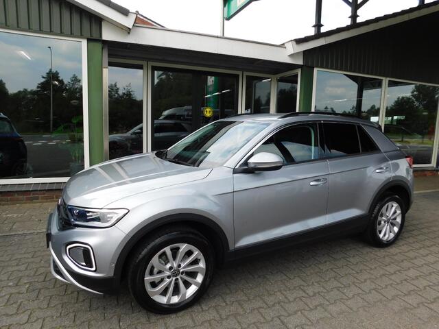 Volkswagen T-Roc 1.5TSI 150PK DSG LIFE EDITION!! All-in Prijs!
