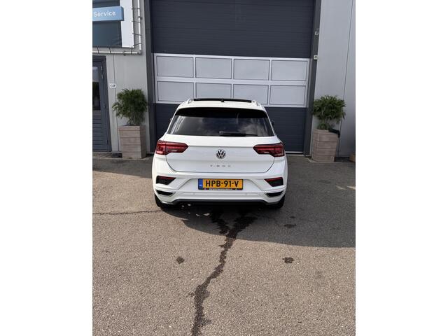 Volkswagen T-Roc 1.5 TSI R-Line / Pano/ R Line / LM Velgen /