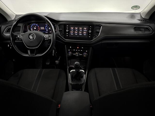 Volkswagen T-Roc 1.0 TSI Style Apple carplay, Parkeersensoren, Virtual desk, Cruise control adaptief, Elektrische achterklep, A start stop, Clima