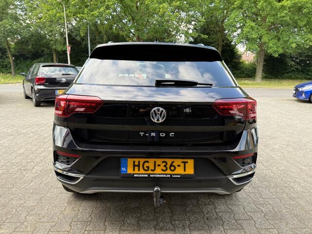 Volkswagen T-Roc 1.5 TSI SPORT BNSR BJ.2019 PANO TREKHAAK