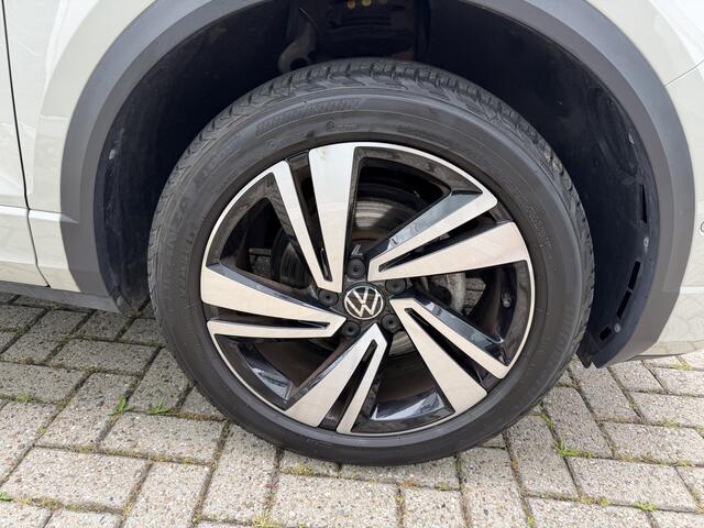 Volkswagen T-Roc 1.5 TSI R-Line Ascotgrau