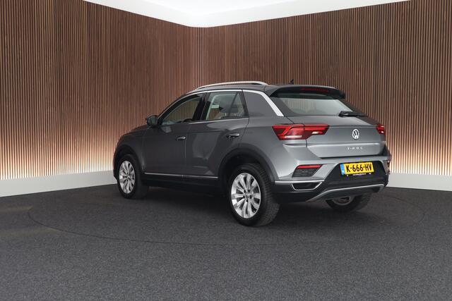 Volkswagen T-Roc 1.5 TSI 150pk DSG Sport Camera LED Stoelverwarming Navigatie