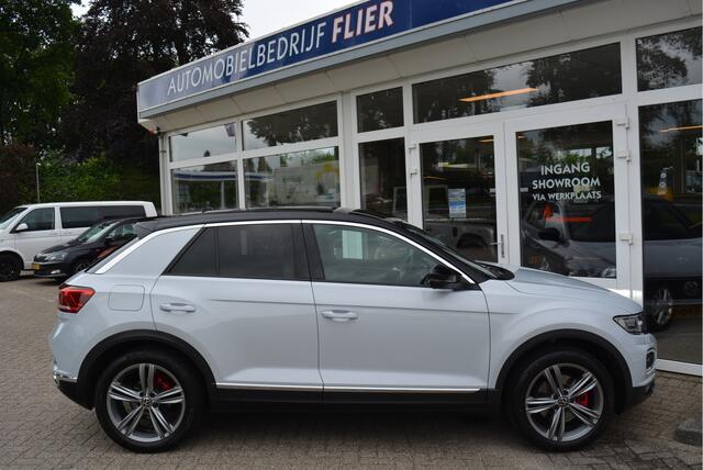 Volkswagen T-Roc 1.5 TSI 150PK Sport Exclusive | Adaptive | Stoel VW | 18Inch | Trekhaak |